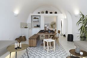 White and Co. La Torre Suites