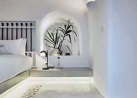 White and Co. La Torre Suites