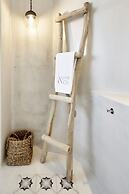 White and Co. La Torre Suites