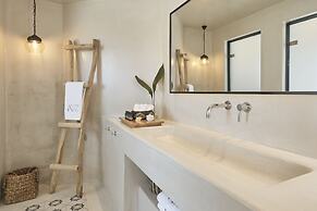 White and Co. La Torre Suites