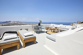 White and Co. La Torre Suites