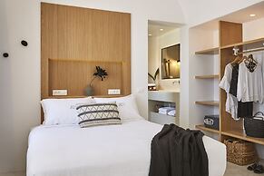 White and Co. La Torre Suites