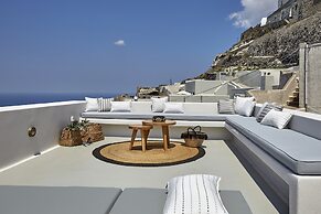 White and Co. La Torre Suites