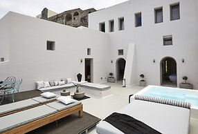 White and Co. La Torre Suites