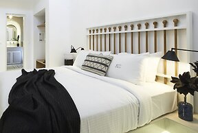 White and Co. La Torre Suites