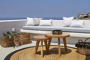 White and Co. La Torre Suites