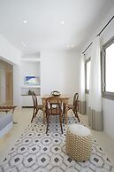 White and Co. La Torre Suites