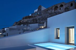 White and Co. La Torre Suites