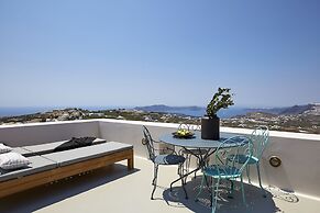 White and Co. La Torre Suites