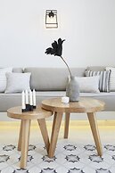 White and Co. La Torre Suites