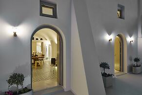 White and Co. La Torre Suites