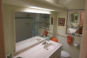 Oasis at John's Pass Madeira Beach