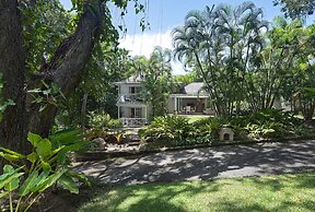 Bluff Cottage by Altman