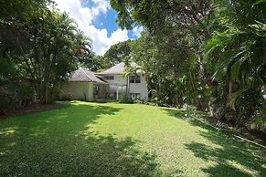 Bluff Cottage by Altman
