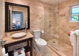 Bluff Cottage by Altman