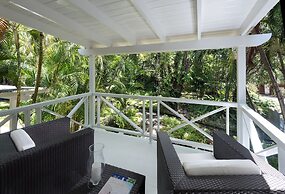 Bluff Cottage by Altman