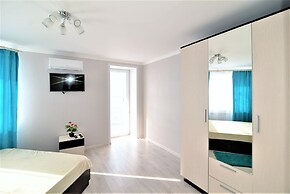 Megapolis Apartments on Bolshaya Manezhnaya street 13V