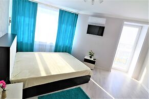 Megapolis Apartments on Bolshaya Manezhnaya street 13V