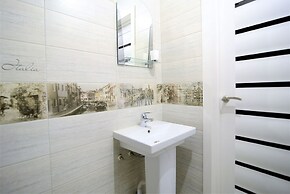 Megapolis Apartments on Bolshaya Manezhnaya street 13V