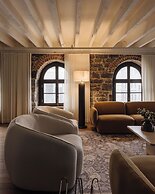 Saint Sulpice Lofts by Bakan - Old Montreal