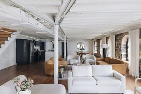 Saint Sulpice Lofts by Bakan - Old Montreal