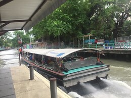 OasisCafe&Nap - Hostel