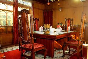 Appollo eleven group of houseboats