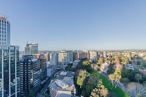 Central 2 Bedroom with Free Parking