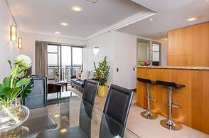 Central 2 Bedroom with Free Parking