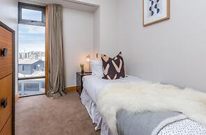 Central 2 Bedroom with Free Parking