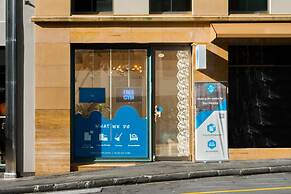 Central 2 Bedroom with Free Parking