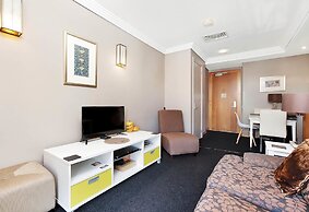 Metropolis 2 Bedroom Park Suite