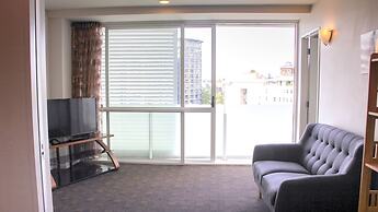Quadrant 2 Bdr with Seaview & Parking