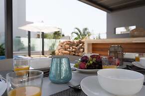 Vivo Mare Beachfront - Seaview Villas