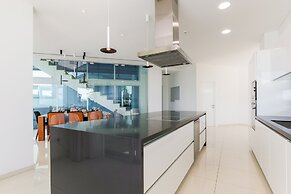 Vivo Mare Beachfront - Seaview Villas