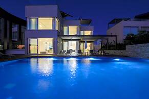 Vivo Mare Beachfront - Seaview Villas