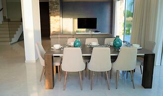 Vivo Mare Beachfront - Seaview Villas