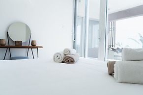 Vivo Mare Beachfront - Seaview Villas