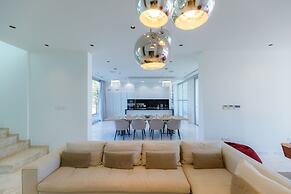 Vivo Mare Beachfront - Seaview Villas