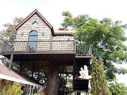 Tomangoh Vintage Resort