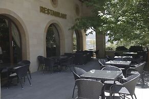 The Lodge Inn Hotel