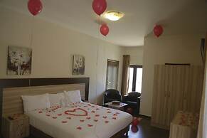 The Lodge Inn Hotel