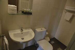 The Lodge Inn Hotel