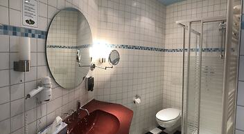 Haus des Volkes - Das Bauhaushotel