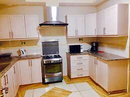 Geomara Wood Ave Park Apt 34