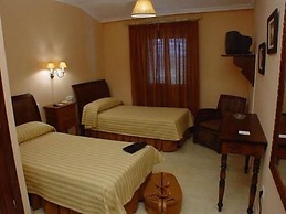 Hostal - Restaurante Emilia