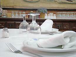 Hostal - Restaurante Emilia