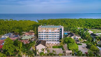Tanga Beach Resort & Spa