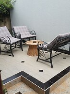 Raha Leo Inn
