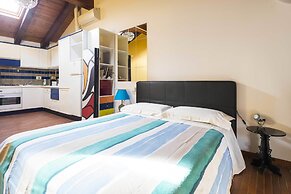 Wonderful, Quiet and Bright Apartment. In the Center Historian